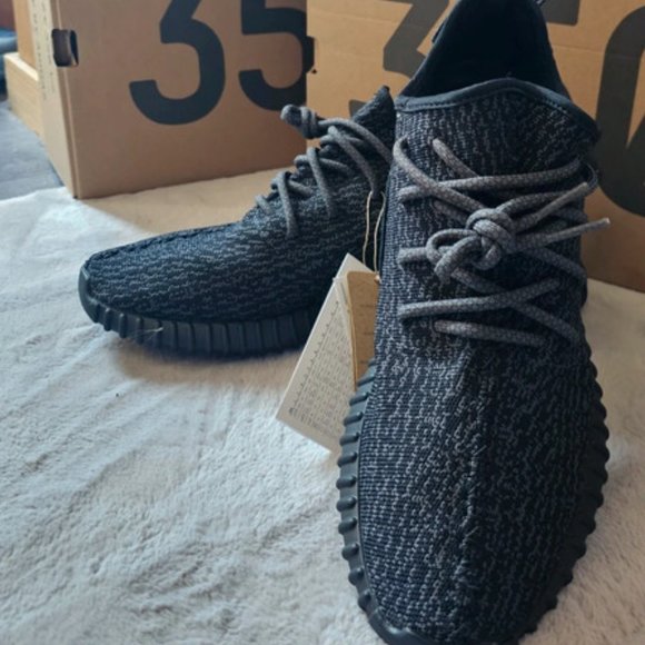 Yeezy pirate black